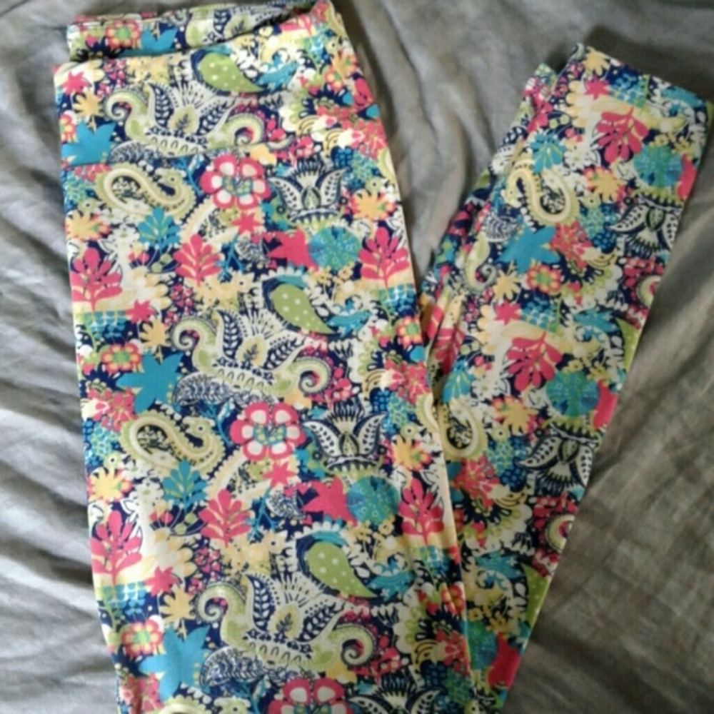 LuLaRoe TC Leggings Floral, Paisley Pattern